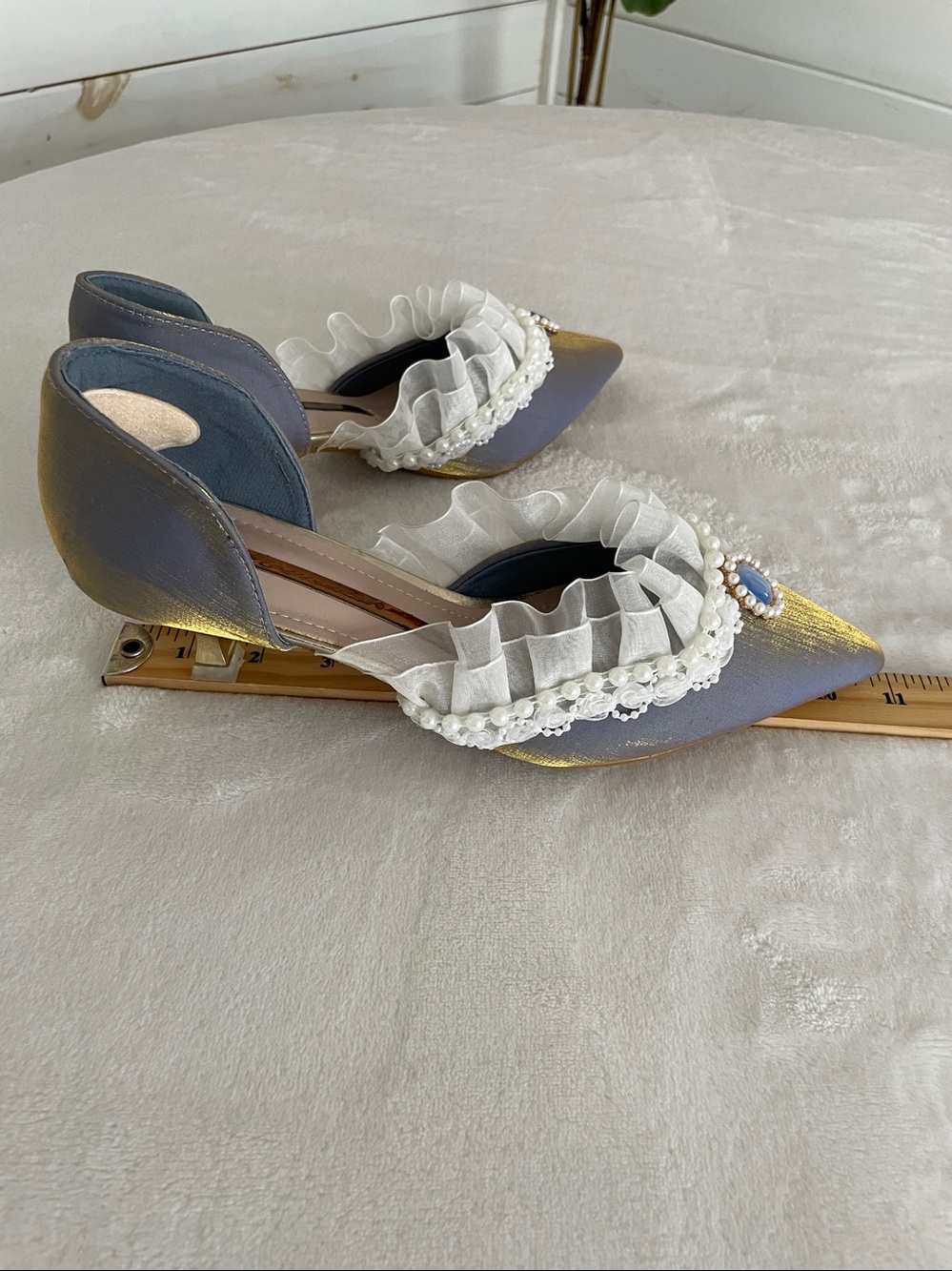 Elegant Blue Satin Pearl &
Ruffle Kitten Heel
D'Orsay Pumps Women's
Size 8.5 - Picture 12 of 17